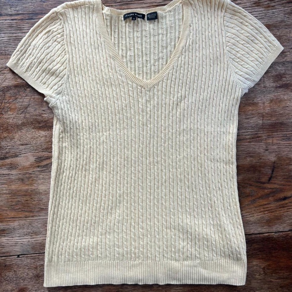 JEANNE PIERRE yellow Short Sleeve V-Neck Tee